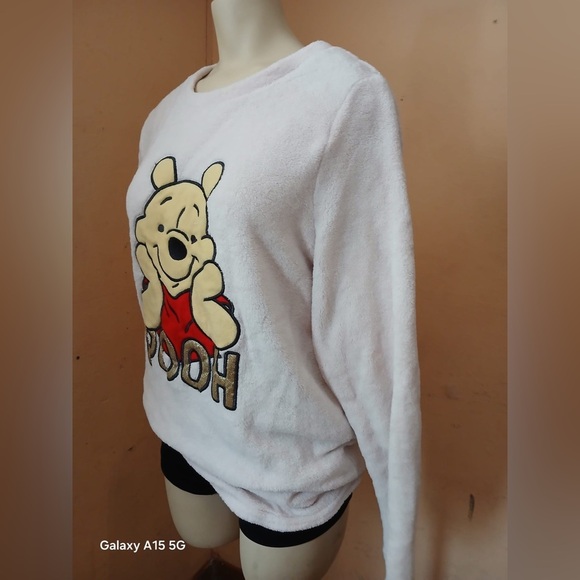 Disney White and Red Winnie the Pooh Sweater - Picture 3 of 10